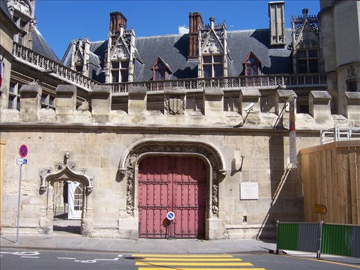 Paris -- Musee de Cluny, le Monde Medieval --  ancient gate