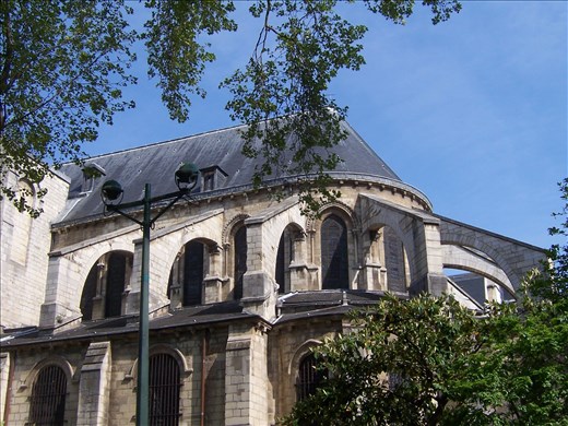 Paris -- Eglise St-German des Près -- Gothic flying buttresses