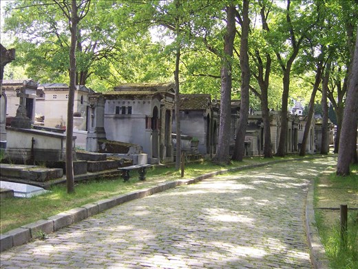 Paris -- Cimetiere du Pere Lachaise -- paved walkway