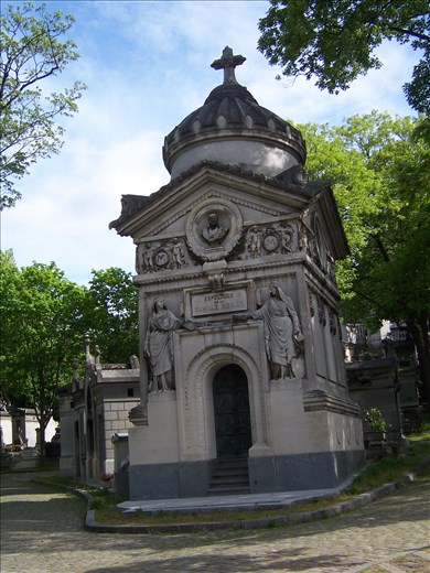 Paris -- Cimetiere du Pere Lachaise.03