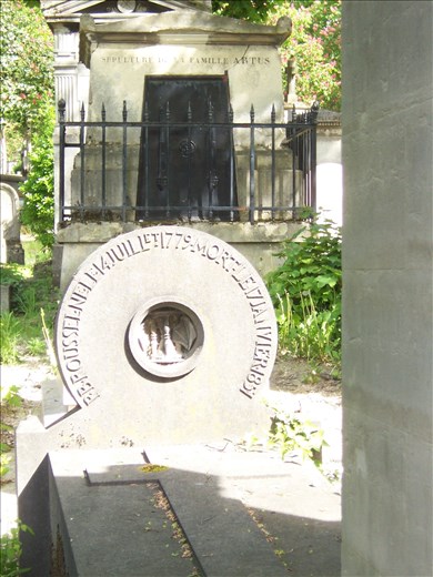 Paris -- Cimetiere du Pere Lachaise.05