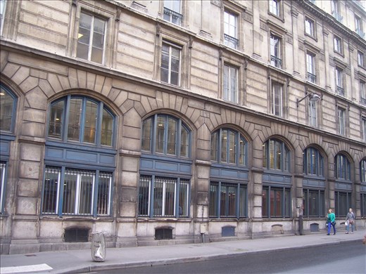 Paris -- building with grime -- more authentic view of 1900's Paris streets