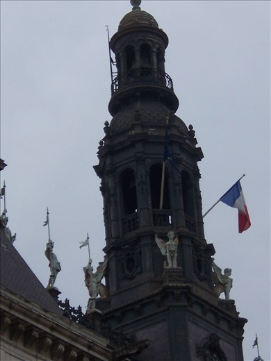 Paris -- Hotel de Ville -- entrance tower with statues