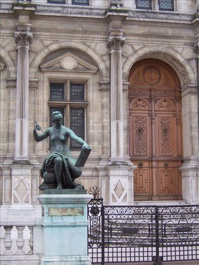 Paris -- Hotel de Ville -- bronze statue near front door