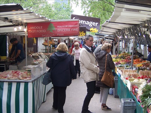 Paris -- Marche Segur -- late morning