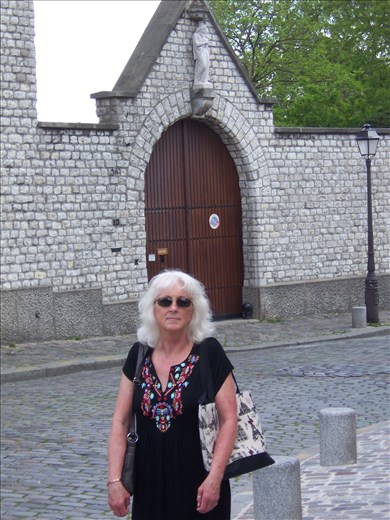 Paris -- Basilique du Sacre Coeur -- Cindy in front of convent door.01