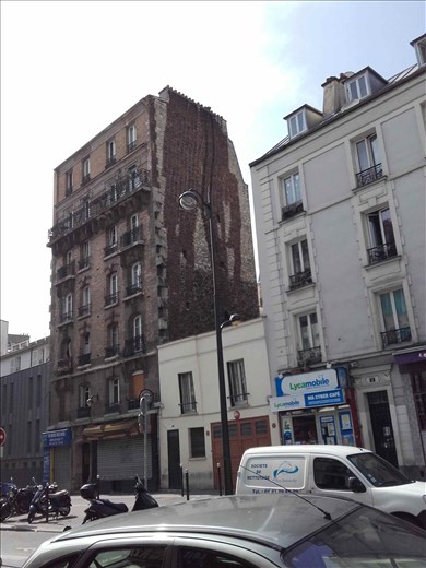 Paris --the  leaning building of Paris.01