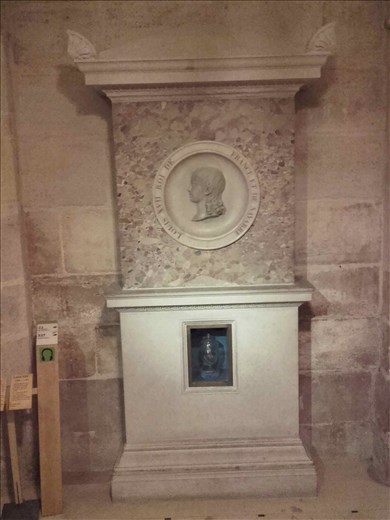 Paris -- Basilique de St Denis -- crypt of Louis XVII