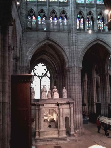 Paris -- Basilique de St Denis.03