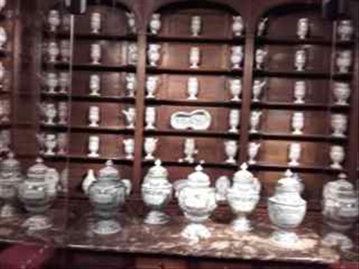 Paris -- Musee d'Arts et d'Historie -- Carmelite Convent -- apothecary jars.01