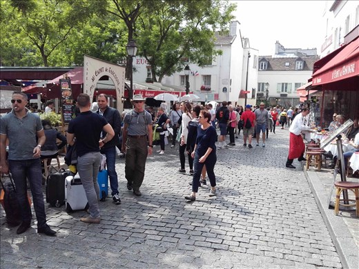 Paris -- Ville de Montmartre -- Place du Tertre -- artists' square.01