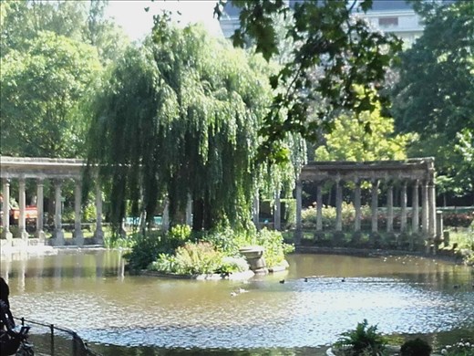 Paris -- Parc Monceau.04
