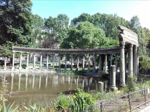 Paris -- Parc Monceau.06