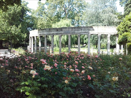 Paris -- Parc Monceau.07
