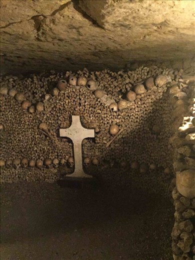 Paris -- Catacombs -- tunnels.06