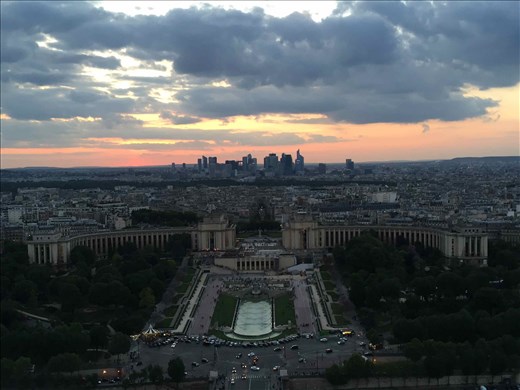 Paris -- Eiffel Tower -- sunset looking towards Trocadero.03