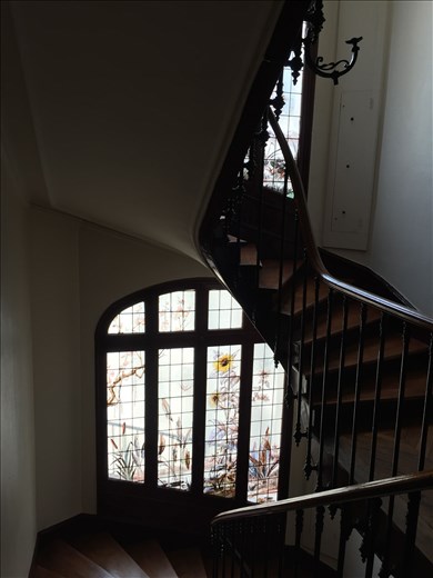 Paris -- 6 rue Parrot apartment -- stained glass in stairwell.01