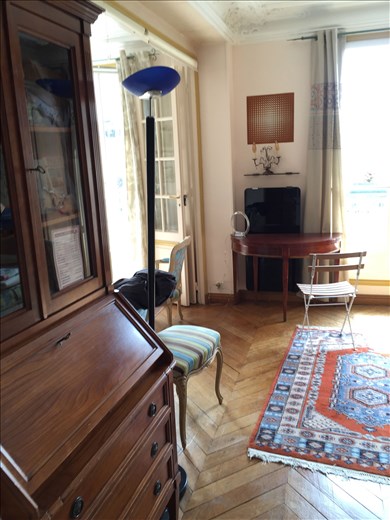 Paris -- 6 rue Parrot apartment -- interior.02