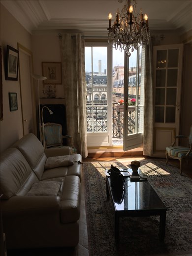 Paris -- 6 rue Parrot apartment -- interior.03