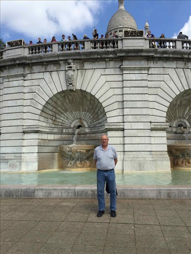 Paris -- Basilique Sacre Coeur -- Bill in front of fountains