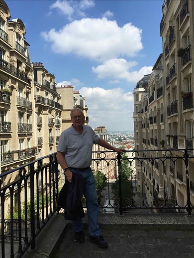 Paris -- Basilique Sacre Coeur -- Bill at top of steps -- northern view of Paris