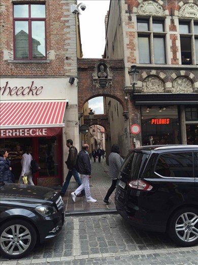 Brugge -- street scene.01