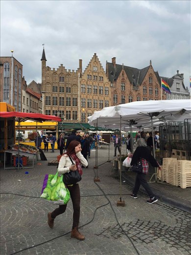 Brugge -- market square.03