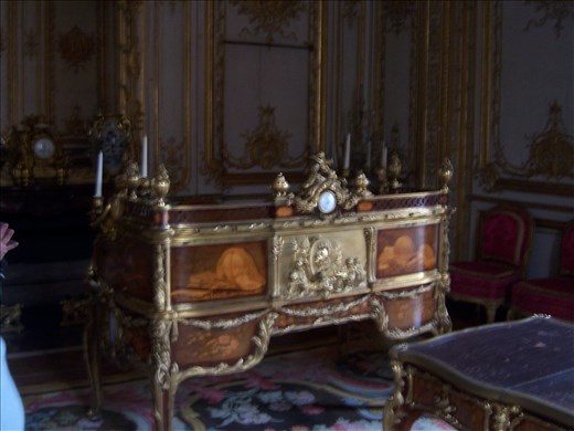 Versailles -- Louis XVI -- King's desk.01