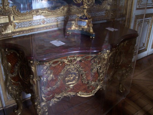Versailles -- Louis XVI -- King's desk.02