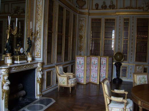 Versailles -- library