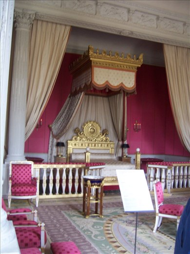 Versailles -- Trianon -- Louis XIV bed.02