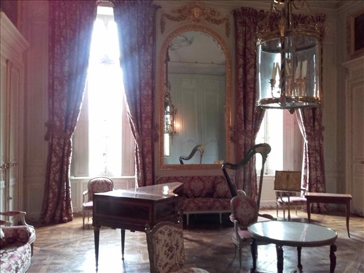 Petit Trianon -- Marie Antoinette's music room -- harp she played