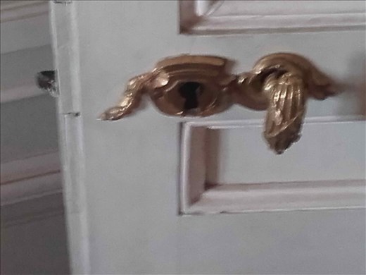 Petit Trianon -- door lock
