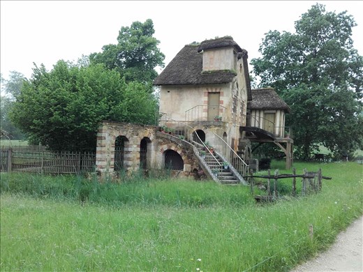 Marie Antoinette's Hamlet.03