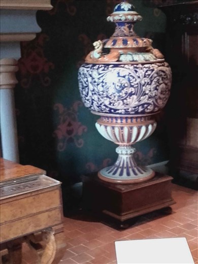 Blois -- Tour Belvoir -- Chateau Blois.11