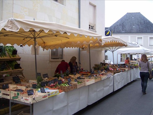 Coutures -- Brissac farmers' market.02