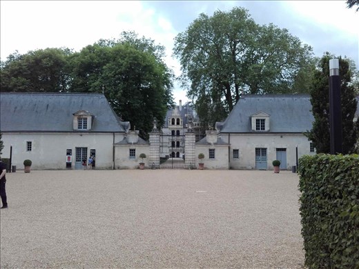 Chateau d'Azay- Rideau -- entry square
