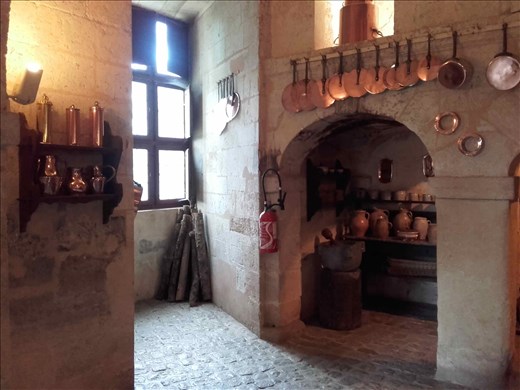 Chateau d'Azay- Rideau -- kitchen.02