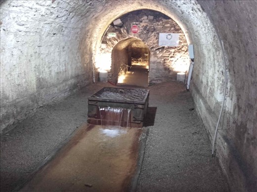 Chateau d'Azay- Rideau -- underground river.02