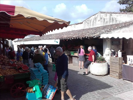 I'le de Re -- farmers' market.02