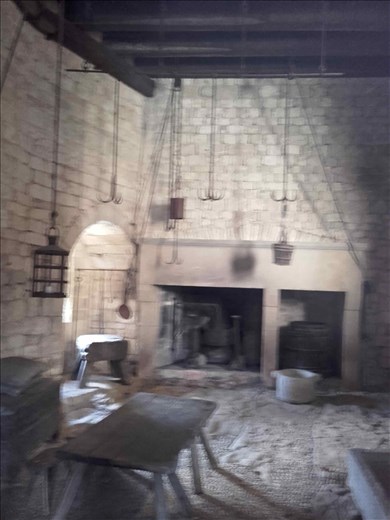 Chateau de Beynac -- kitchen.01