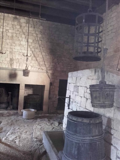 Chateau de Beynac -- kitchen.02