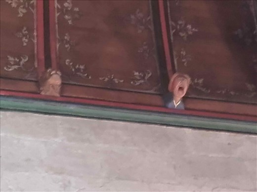 Bourgogne -- Beaune -- Hotel Dieu des Hospices.03 -- rafter carvings