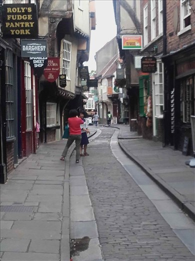 York -- Shambles -- overhanging buildings.01
