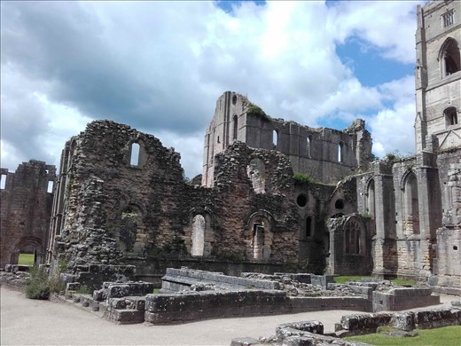 Fountains Abbey -- Abbey ruins.06