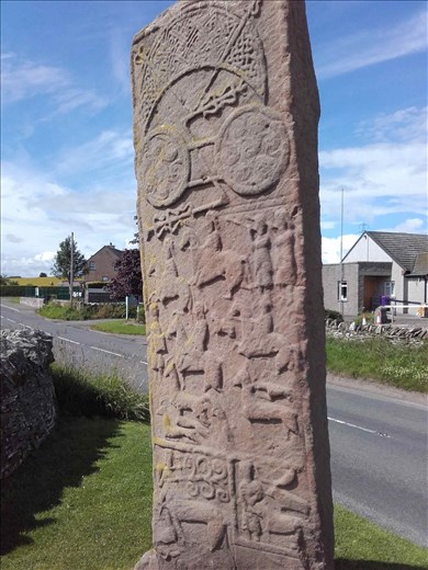Scotland -- Aberlemno Stone -- meaning of carving unknown -- no written language