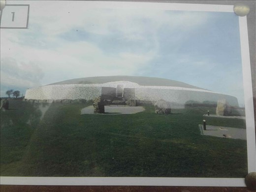 Ireland -- Bru Na Boine -- circular mound