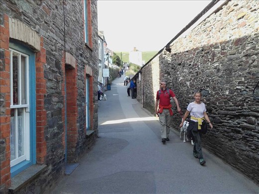 Lane commonly shown in what popular English TV comedy/drama series?