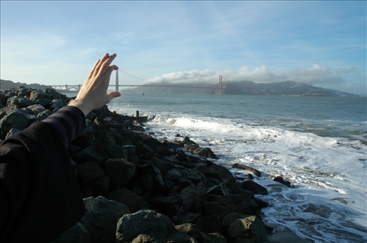 When small and Large change roles / Golden Gate Bridge tamed by my fingers