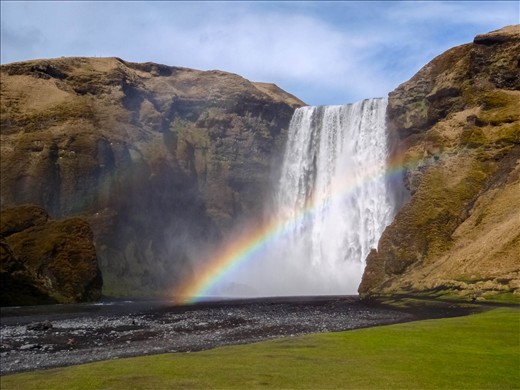 The sun came out for a few seconds at Skógafoss